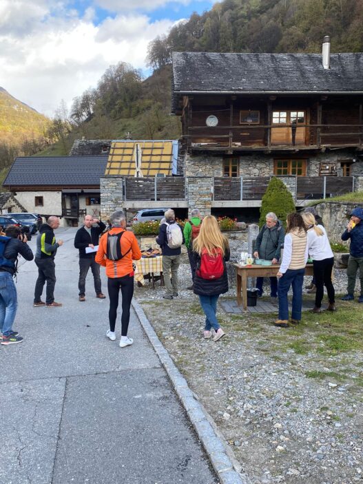 Sosta dei visitatori a Grumo