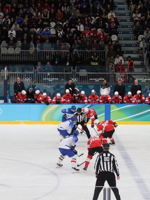 Un attimo del confronto sul ghiaccio